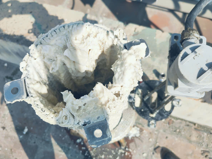 電解残渣回収装置 10 6